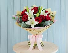 Букет цветов из:  Лилии и Розы в Новофедоровке