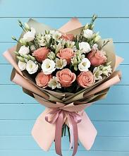 Букет цветов из:  Розы, Альстромерии и Лизиантусы в Новофедоровке