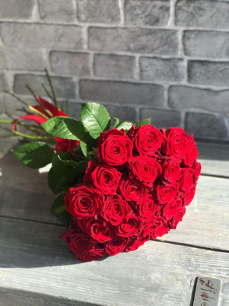 Букет Красные розы Фридом в Новофедоровке