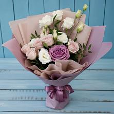 Букет цветов из:  Розы и Лизиантусы в Новофедоровке