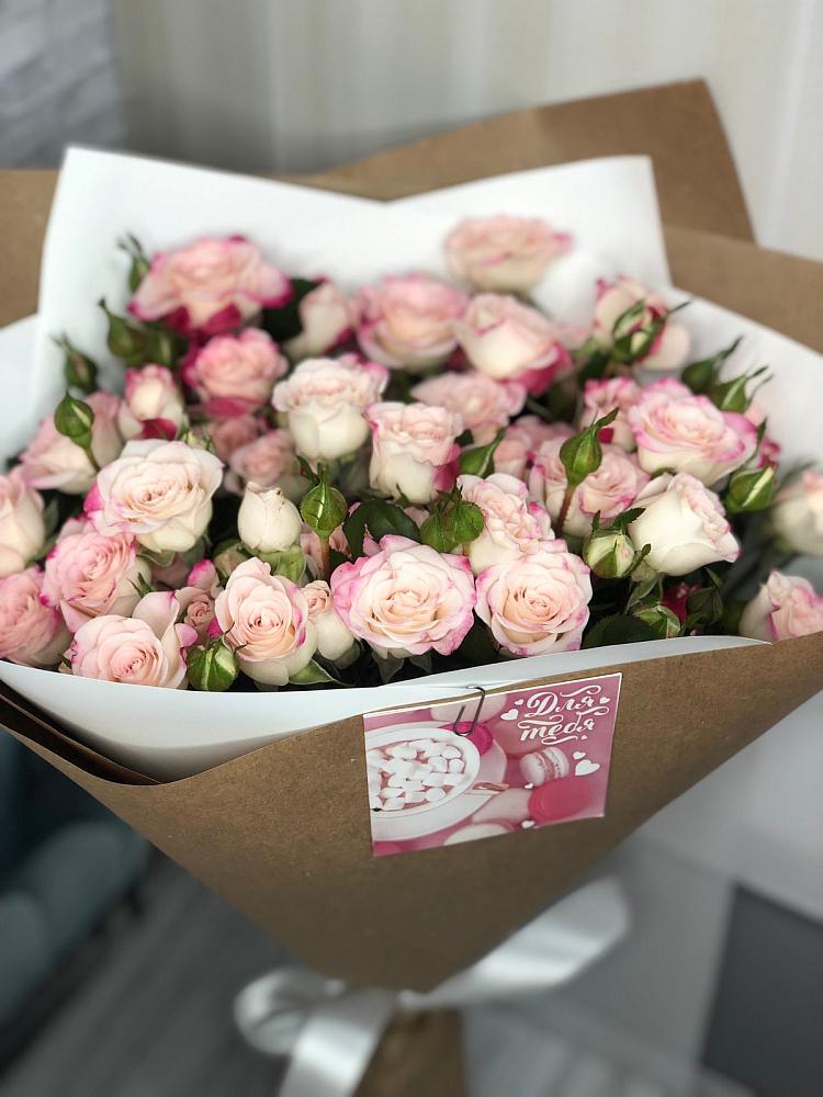 Букет цветов из: Розы в Новофедоровке