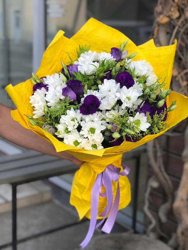 Букет цветов из: Ирисы, Хризантемы и Ромашки в Новофедоровке