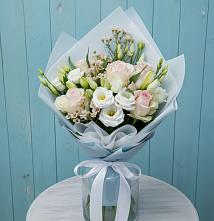 Букет цветов из:  Розы и Лизиантусы в Новофедоровке