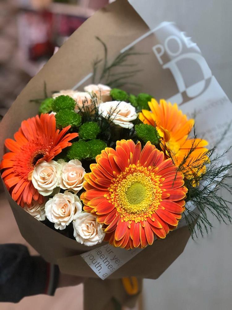 Букет цветов из: Герберы, Хризантемы и Розы в Новофедоровке