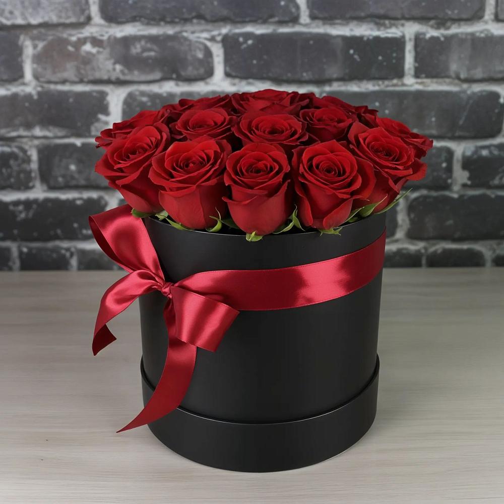 Цветочная композиция из Розы в шляпной коробке в Новофедоровке