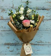 Букет цветов из:  Розы и Лизиантусы в Новофедоровке