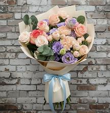 Букет цветов из:  Розы, Лизиантусы и Гвоздики #REPLACE_PRED# Новофедоровке